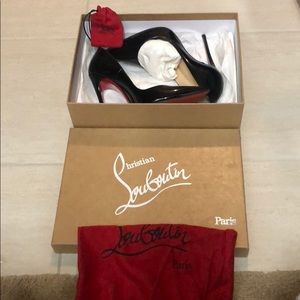 Christian Louboutin So Kate Pumps